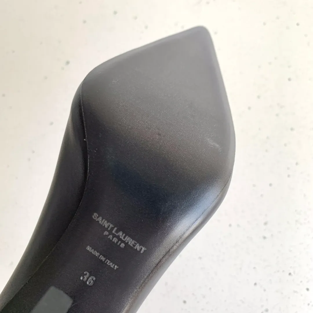 👟👟Ex-factory price 560👟👟 SAINT LAUREN*Yves Saint Laurent YSL poplar forest classic letter heel high-heeled shoes Only YSL understands women's hearts best and does not accept refutation🙅‍♂️Super invincible feminine artifact, a must-have for women (✅Z product full-body customization, own molded toe hardware, perfect consistency)⚠️Compare the differences between pictures and goods on the market Haha Upper: Customized imported cotton silk weaving/imported calf patent leather Lining: Imported sheep leather Sole: Imported genuine leather outsole Thickness: 9cm Color: black paint with gold, black leather with black Size: 35-39 (full set of packaging)
